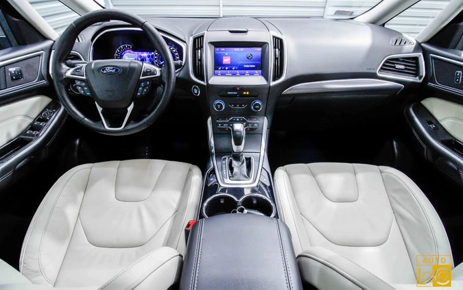 Ford S-Max cena 58999 przebieg: 239000, rok produkcji 2017 z Kielce małe 742